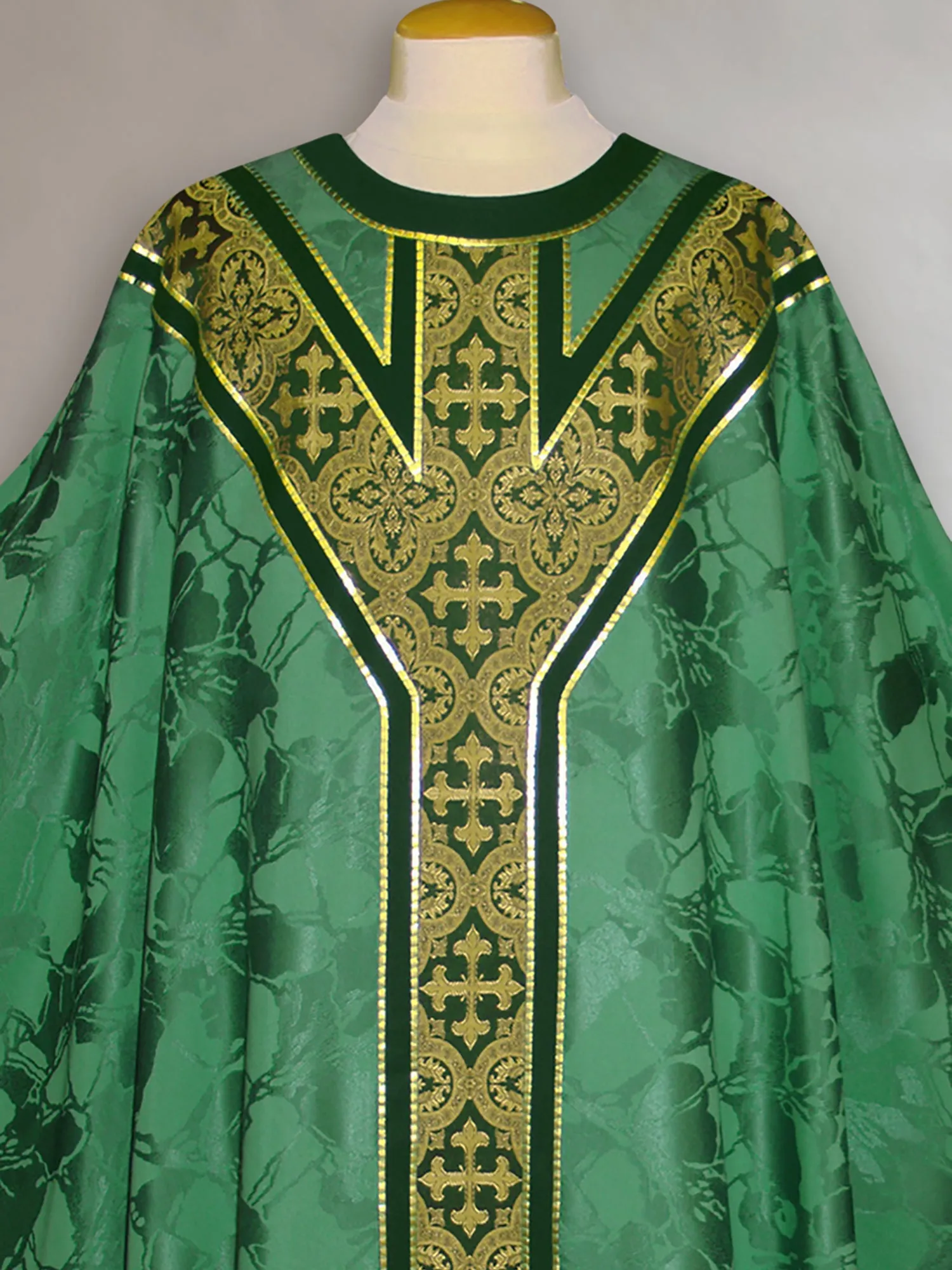 Bella Green Classic Y-Yoke Chasuble