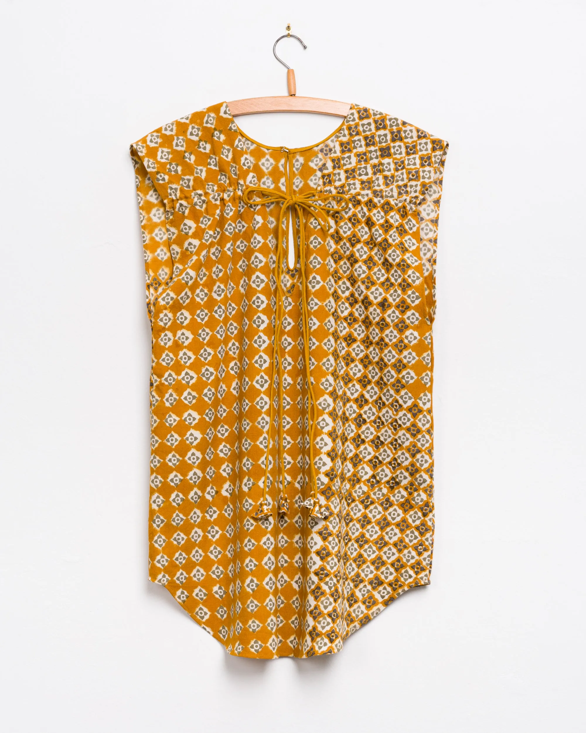 Esha Sleeveless Top in Engineered Umber