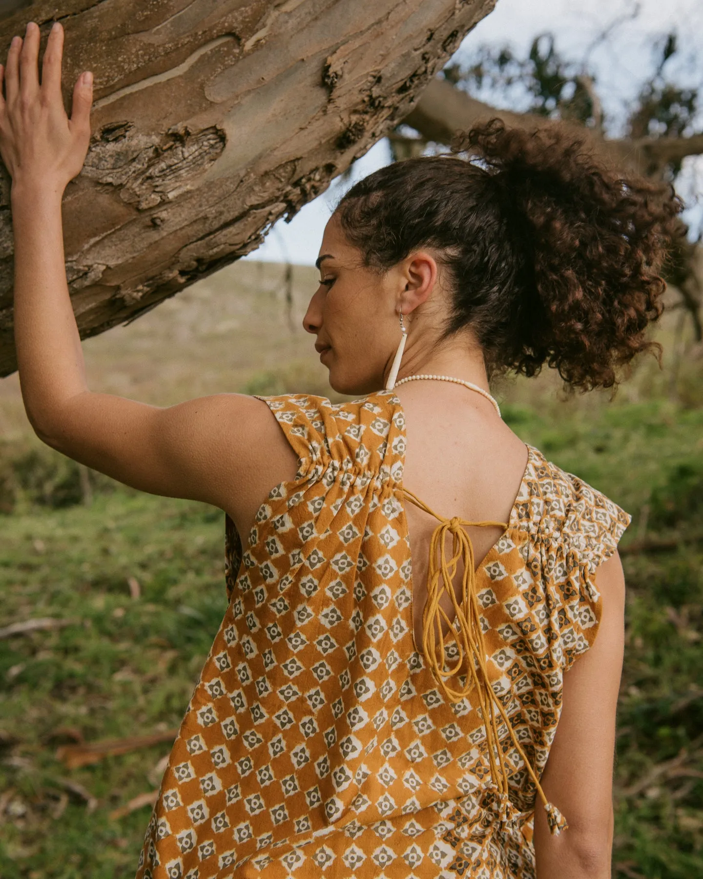 Esha Sleeveless Top in Engineered Umber