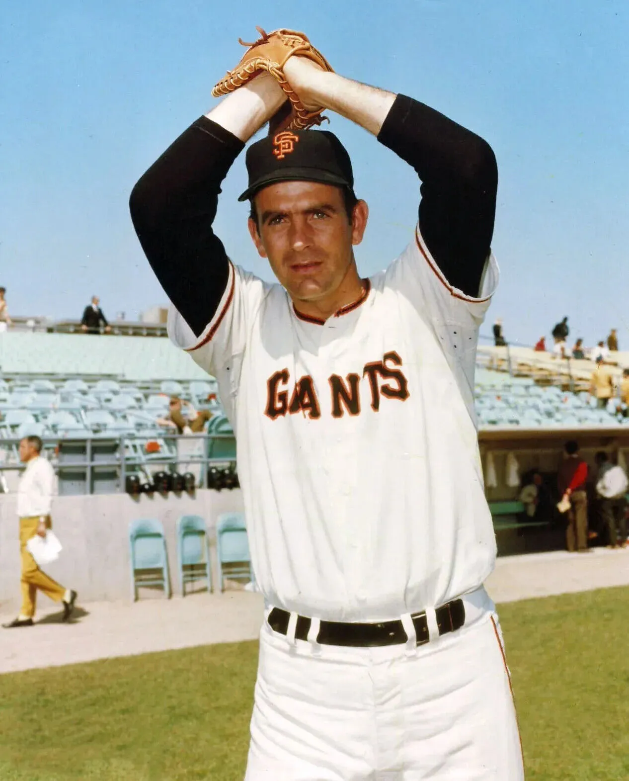 Gaylord Perry Signed Giants Logo Baseball (Schwartz) Hall of Fame Pitcher