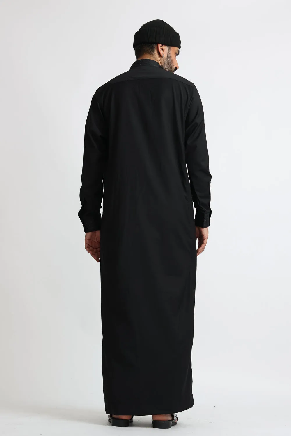 J130 Eerie Black Premium Thobe