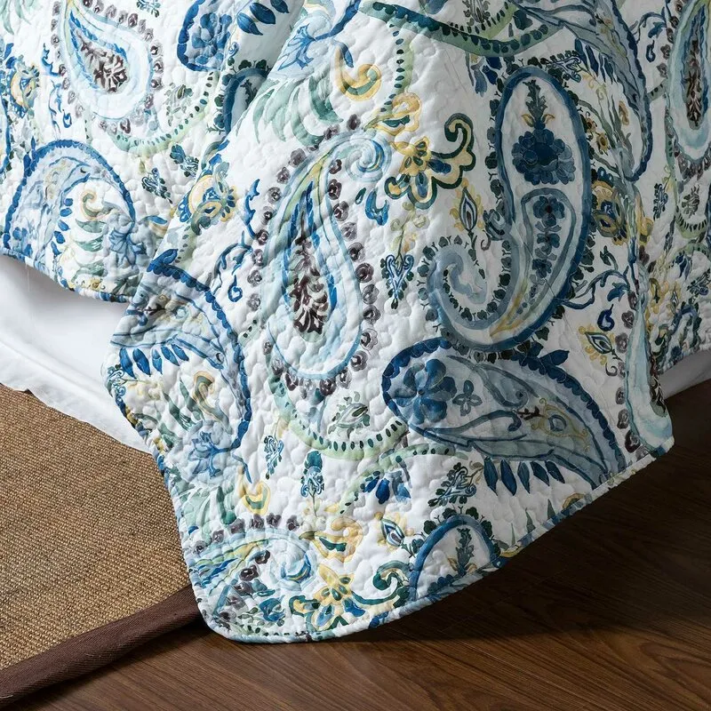 King Quilt   2 Sham Torres Reversible Paisley 3 Piece Quilt Set! Retails $250 
