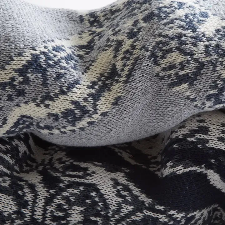 Octopus Vineyard Throw Light Gray
