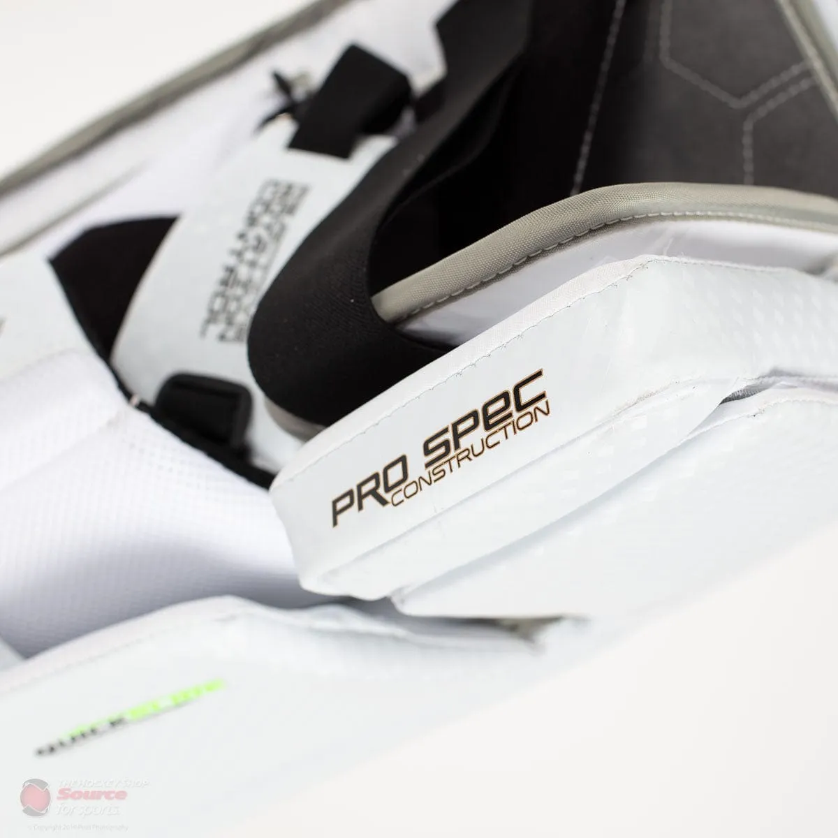 Vaughn Velocity Pro V Elite 2 Pro Carbon Senior Goalie Leg Pads