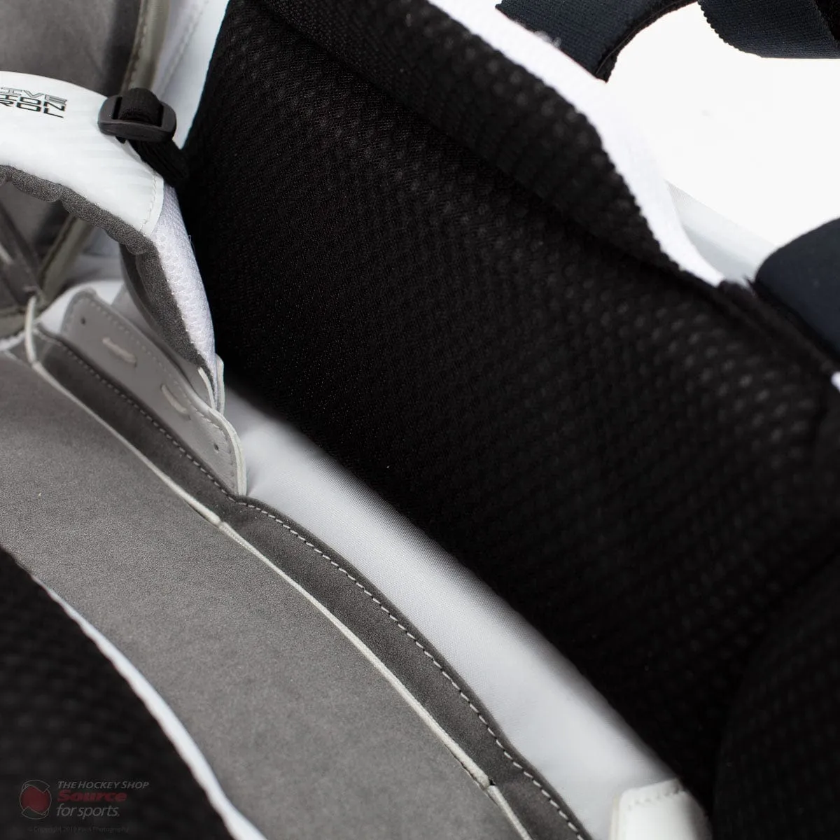 Vaughn Velocity Pro V Elite 2 Pro Carbon Senior Goalie Leg Pads