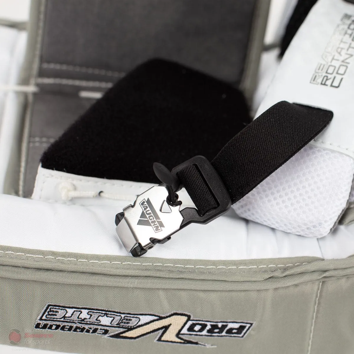 Vaughn Velocity Pro V Elite 2 Pro Carbon Senior Goalie Leg Pads