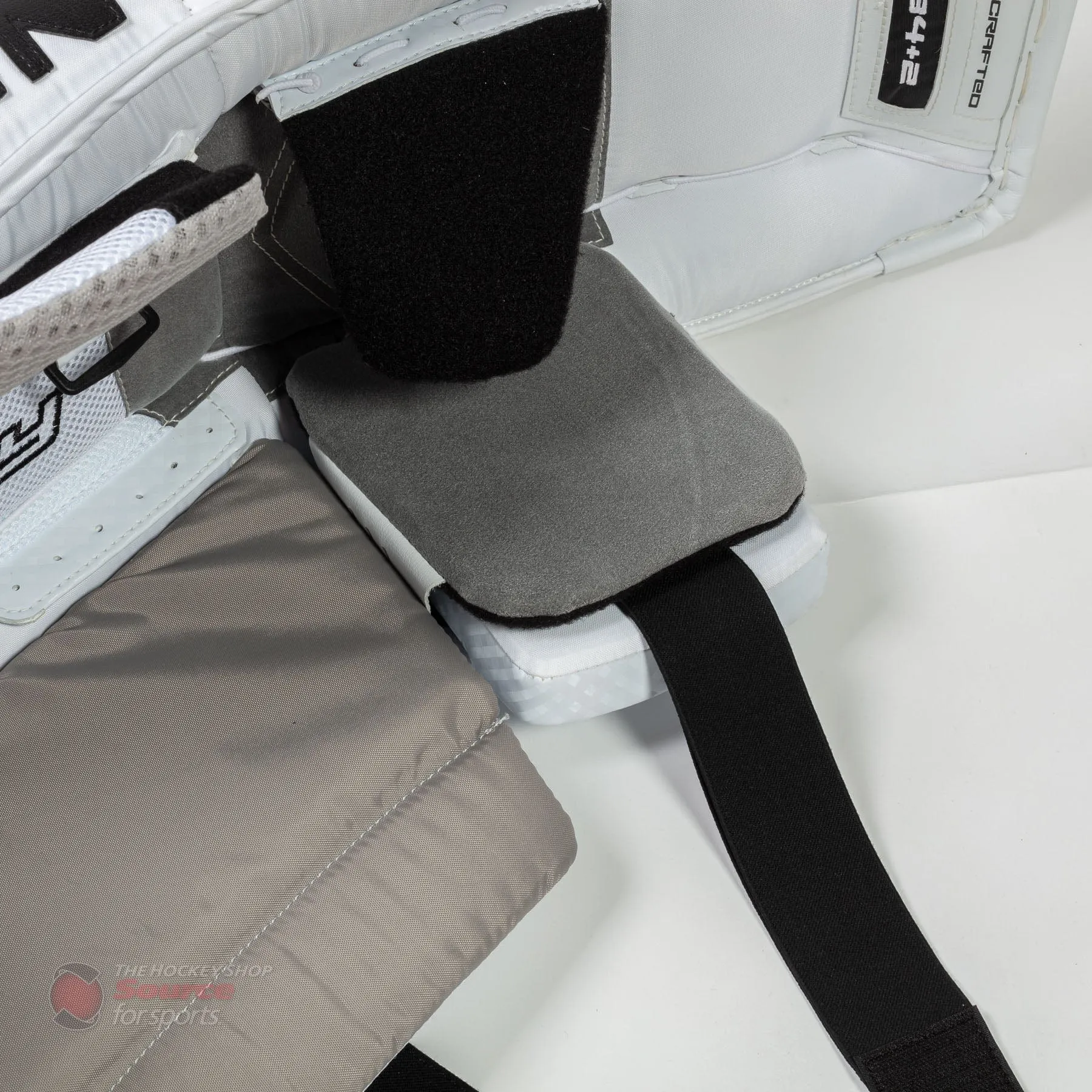 Vaughn Velocity V9 Pro Senior Goalie Leg Pads